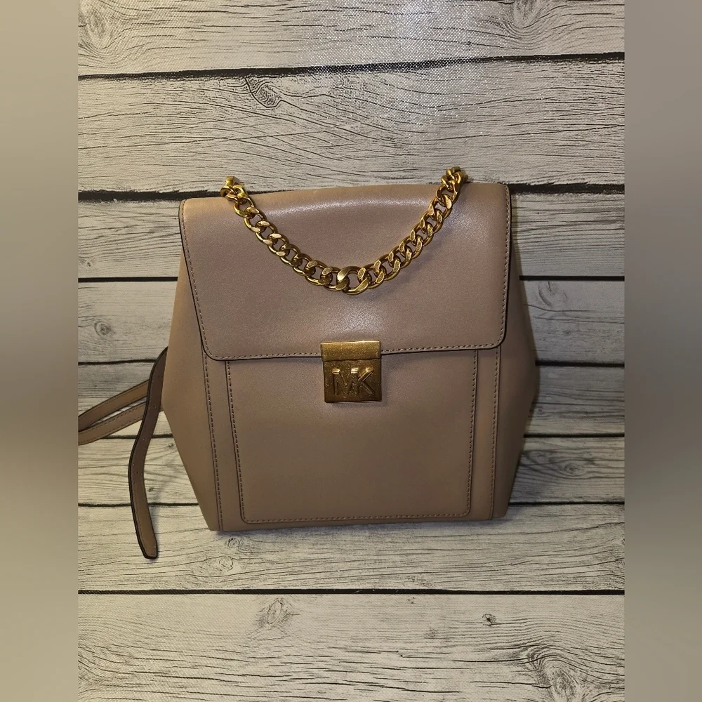 Michael Kors Mindy MD Leather Backpack Pre-owned
